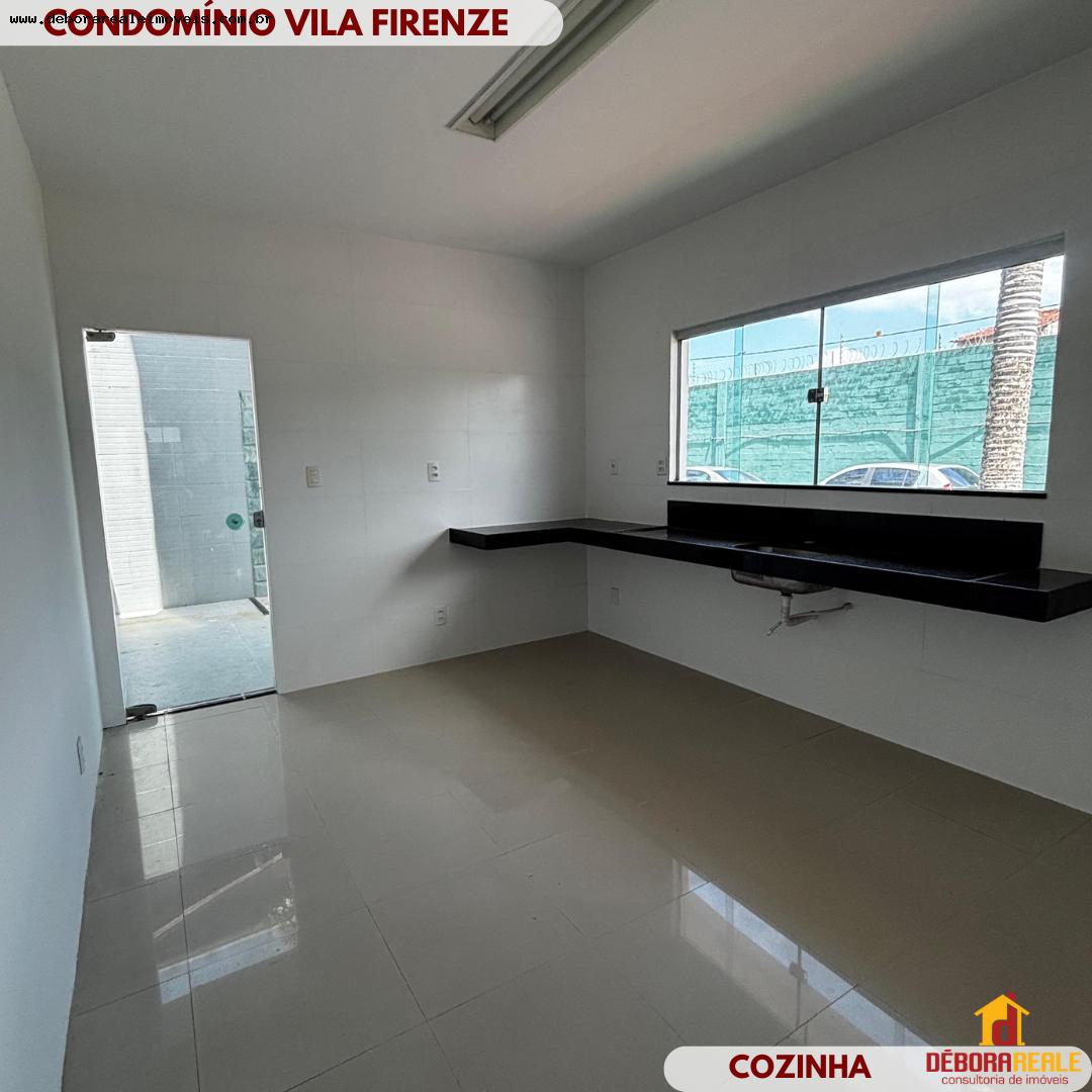 Casa de Condomínio à venda com 4 quartos, 200m² - Foto 2